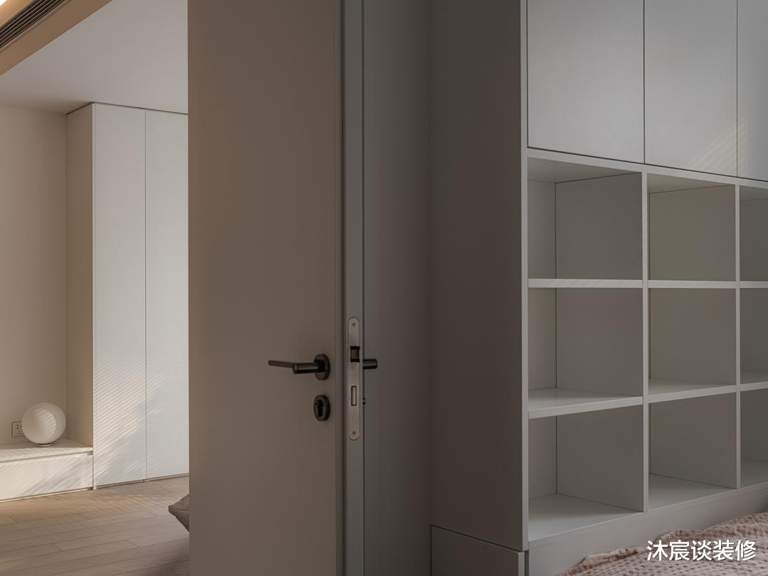 上海40岁姐姐闲不住,重新改造旧屋,坚持“极简穷装”,太好看了