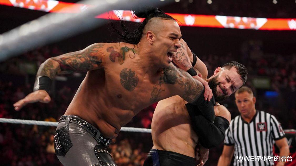 wwe|WWE全美冠军重战，老芬祭出恶魔皮肤？猎魔射手能否转反成功？