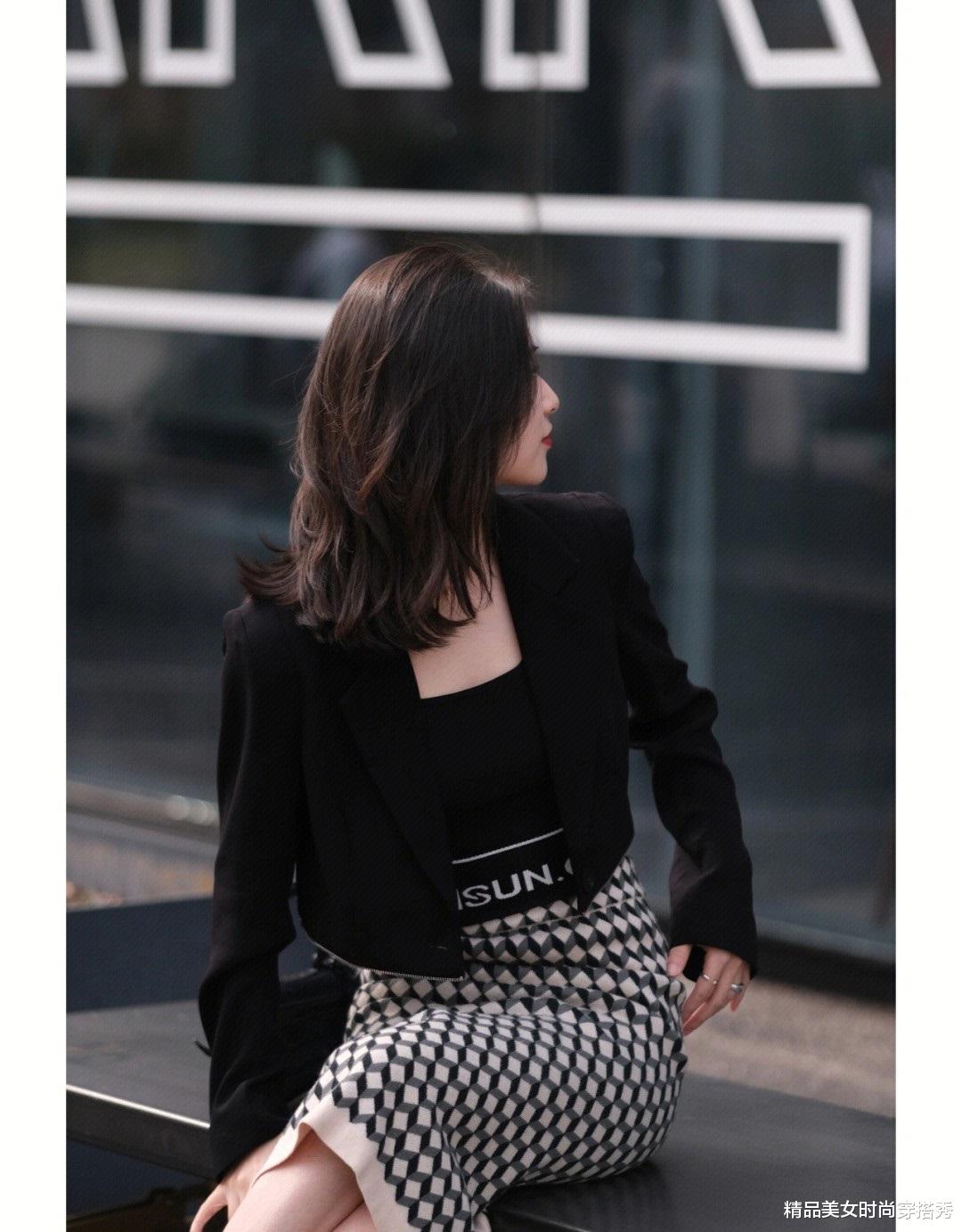 西装|西装+短裤通勤风满满的穿搭,让你的职场生活甜酷十足