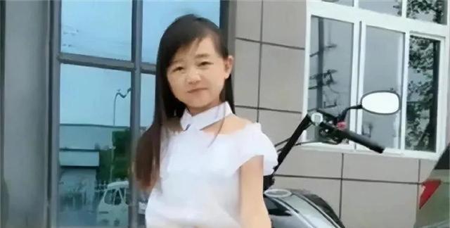 袖珍女孩成长记:32岁长得像10岁,2019年嫁袖珍老公,幸福至今