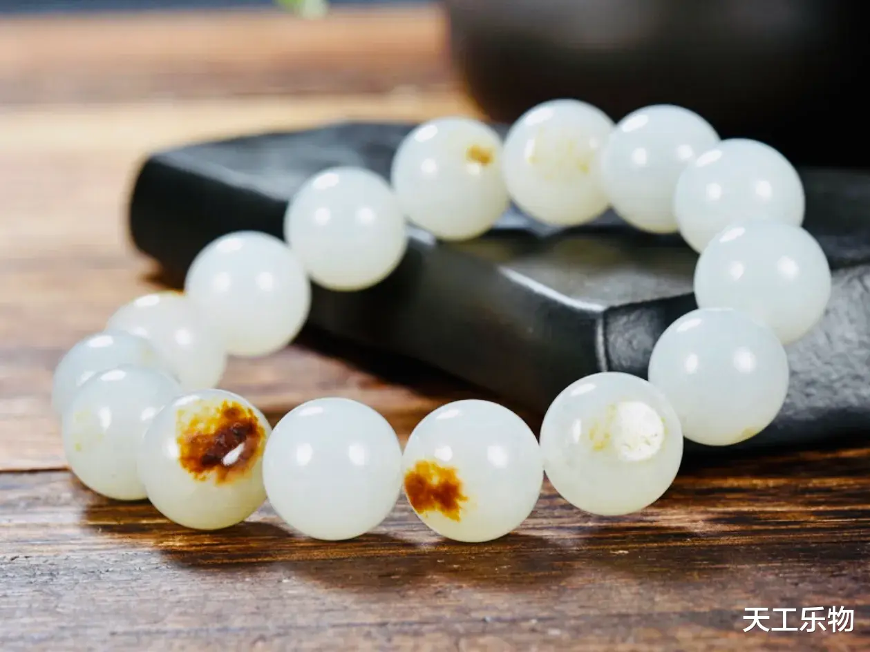 |车珠子有瘾？高端大气和田玉手串！让您一次看过瘾！