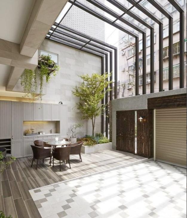 发现一个院子封顶的好方法,通风、采光、安全性都兼具,真优秀