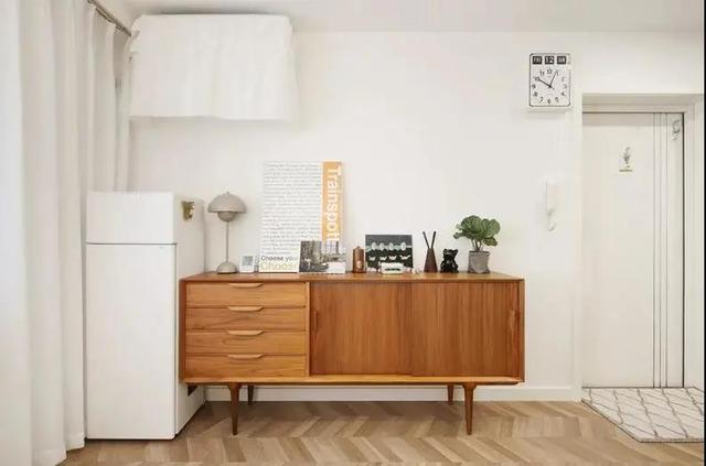 商品房|90后女白领晒出自己的独居生活：全屋简洁又高级，越住越舒服！