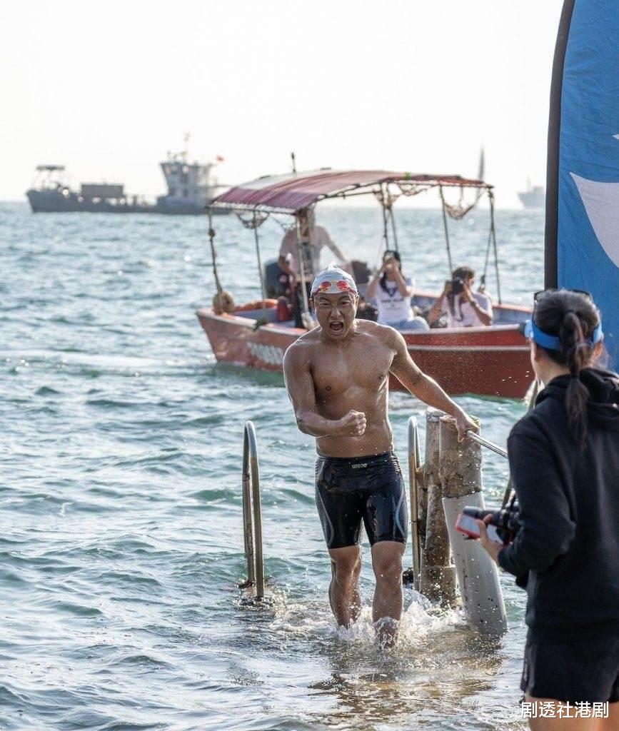 方力申|41岁方力申厕所偷听陌生人讲自己是非，与网友分享经历却遭嘲讽