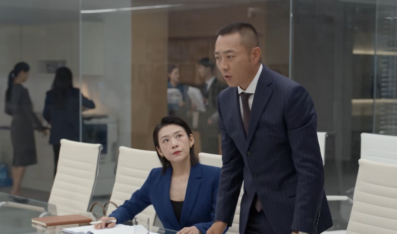 沈晓海|从《人世间》到《玫瑰之战》，“换脸式”演技出圈，沈晓海火了