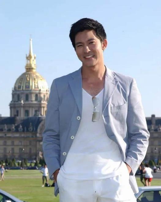 尊龙|长相讨喜、贵气的6位明星:尊龙孤儿出身,立威廉家境贫寒