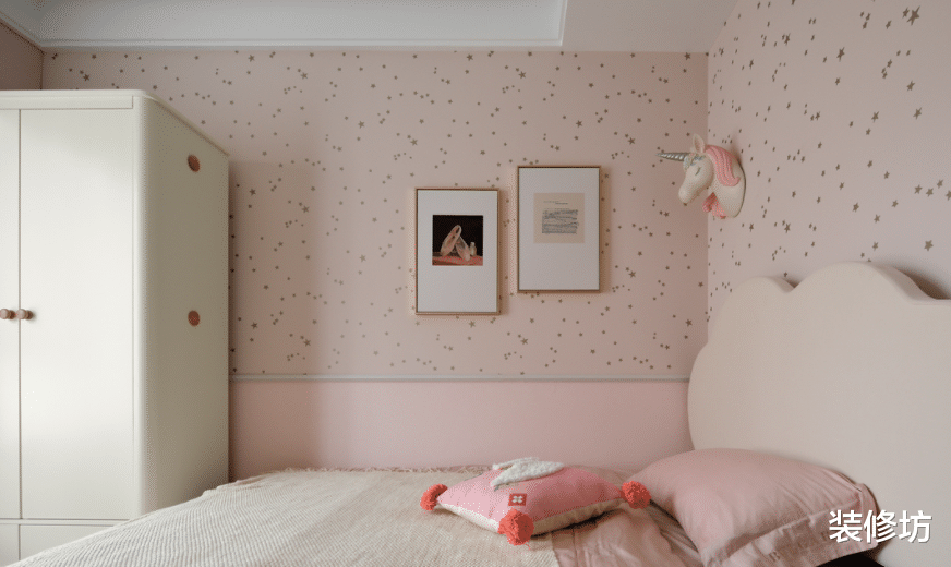 深色同样很优雅，耐看又精致，给人以舒适的生活体验