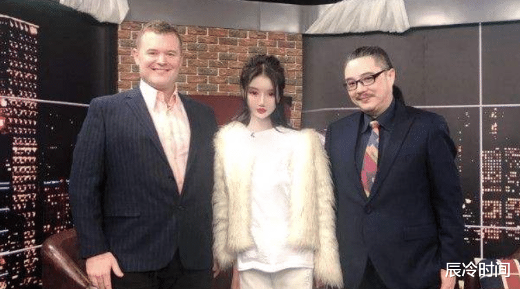 顾漫|“真人芭比”周楚娜：花费400万整容上百次，一张脸抵一辆跑车