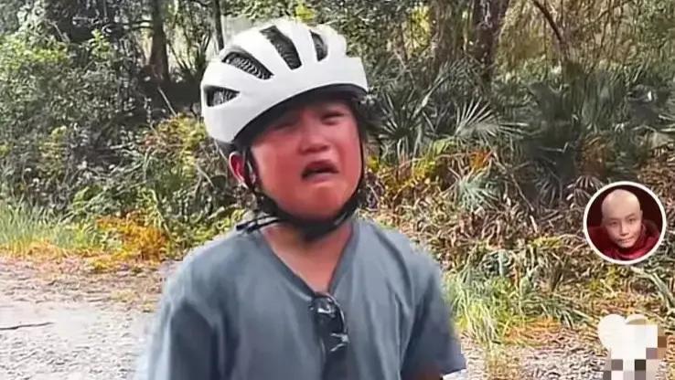 乐嘉|乐嘉陪女儿骑自行车突遇瓢泼大雨雷鸣电闪，女儿害怕，乐嘉却秀了