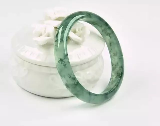 翡翠|翡翠的癣与飘花如何区分呢？