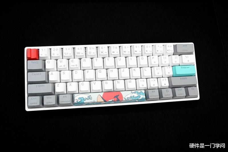 机械键盘|独一无二的ESC，小呆虫GK61珊瑚海轻弹版机械键盘开箱