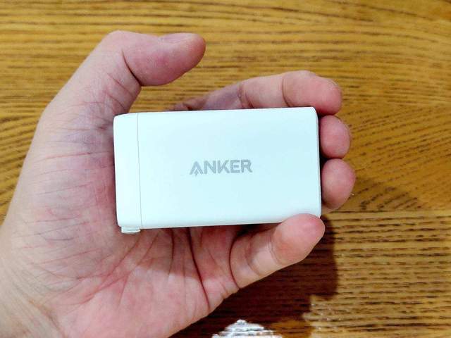 钉钉|比原装充电器单口强,Anker 65W三口超能充上手体验