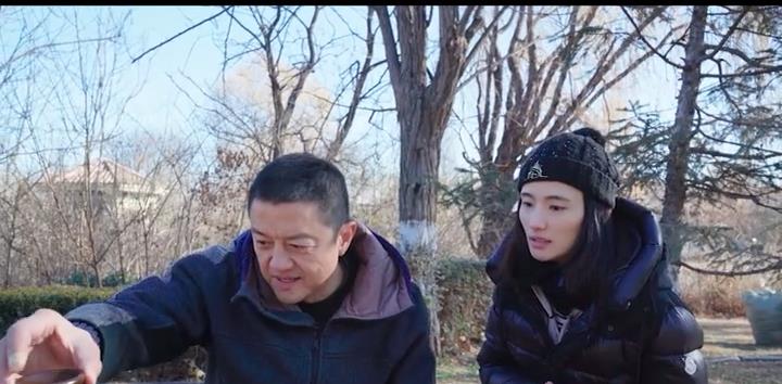 李亚鹏|李亚鹏正式公开二胎女儿正面照，像极妈妈海哈金喜的复制粘贴