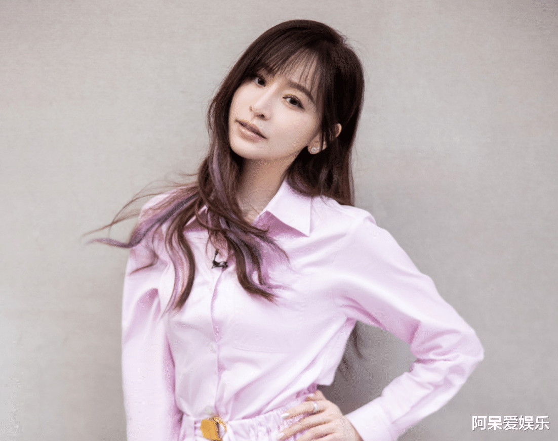 王心凌|《披哥2》场外应援：王心凌为好友打call，林峯吴卓羲组队宣传