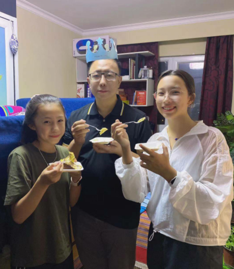 李阳|疯狂英语李阳前妻再度发文，控诉其多次家暴女儿，撕开嘴唇肆意打脸