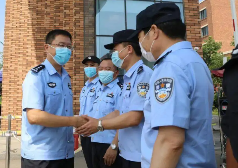 赵阳|“实在干不动了”，辅警工作8年仍选择离职，工资低不是全部原因