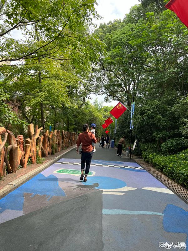 王祖蓝|众星带娃为祖国庆生，郭富城女儿唱红歌，王祖蓝两个女儿同穿汉服