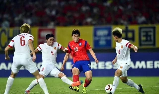 韩国队|上午9点！韩国媒体最新报道引爆争议，球迷怒骂：韩国足球太不要脸了