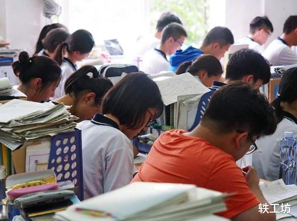 教师|年薪可达100万！中小学教师成为高薪职业？学者提出3点质疑