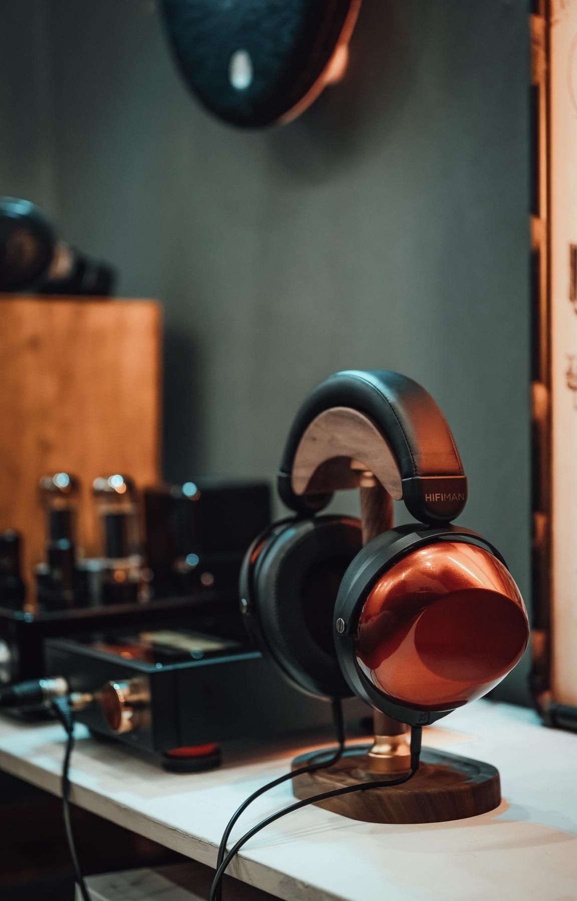 hifiman|馥郁均衡，动圈HIFI大耳的一股清流 HIFIMAN海菲曼 HE-R9试听浅析