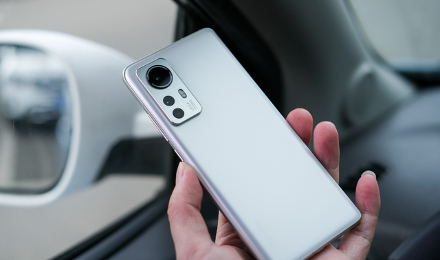 华为mate|iQOO 10和小米12S全面对比:价格差不多,优缺点一目了然