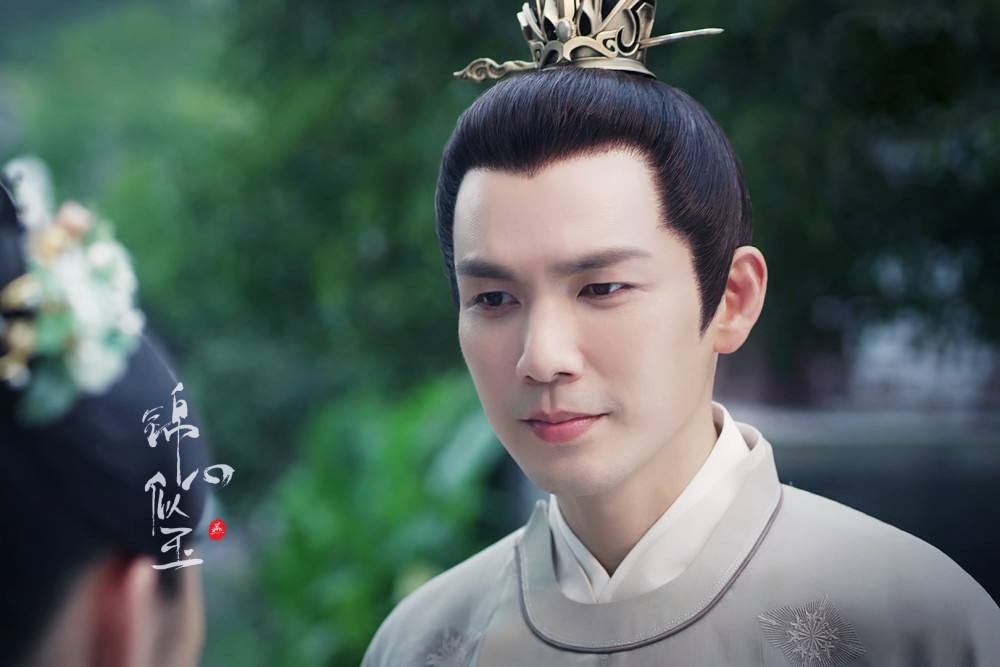 滤镜|眼神猥琐、一脸褶子硬演少年郎，没有活力朝气，全靠美颜滤镜