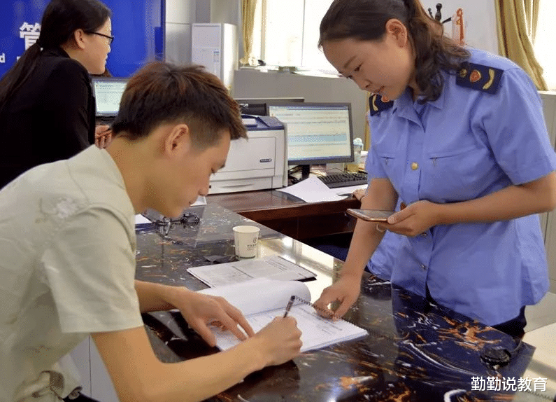 医生|女生“想嫁”男生职业排名,榜首意料之中,没想到公务员无缘前三