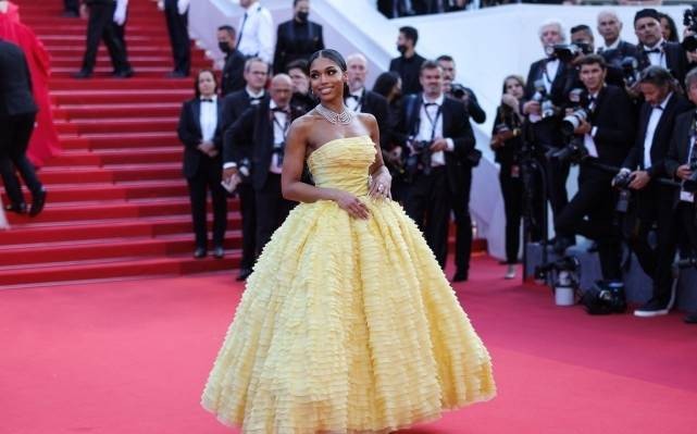 晚礼服|戛纳红毯无人戴口罩！众女星争奇斗艳