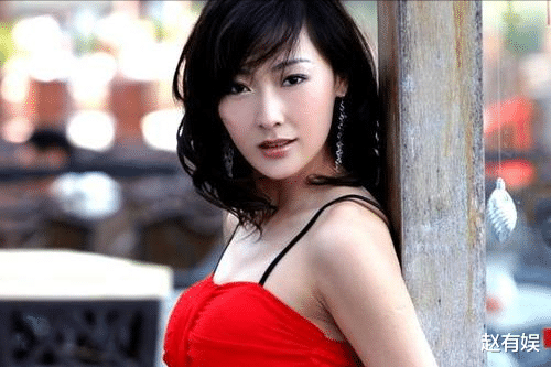怀孕后男友意外瘫痪,阿斯茹不离不弃照顾8年,还为他生下两子
