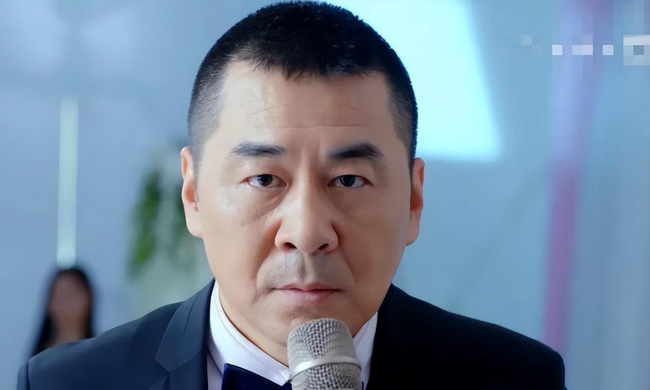 钟汉良|满脸褶子、体态油腻，却非要“尬演少年”，这些男星消停消停吧