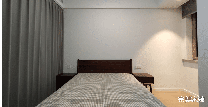 80平的新房子,单身业主利用高级灰+胡桃木,构建简约单身公寓