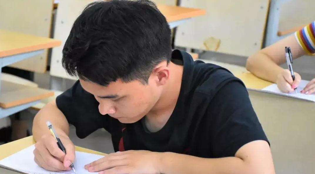 招聘|大型公司HR坦言:拒绝招聘三无家庭本科生,真实原因让人无奈