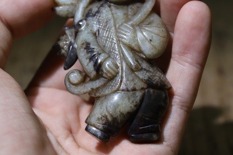 |和田玉“提油 持莲童子