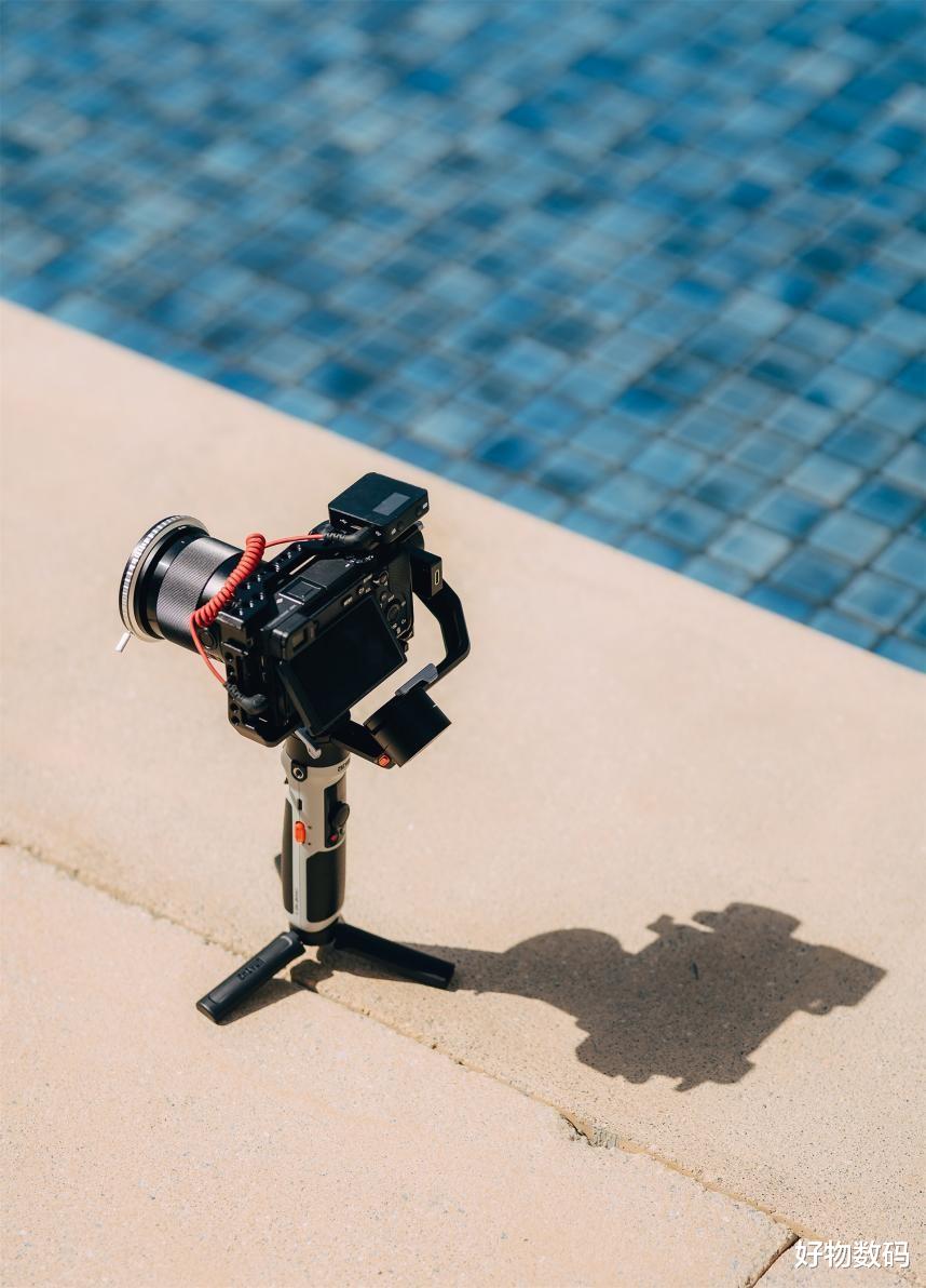 智云|做工扎实,面面俱到!智云发布便携相机云台云鹤M2 S