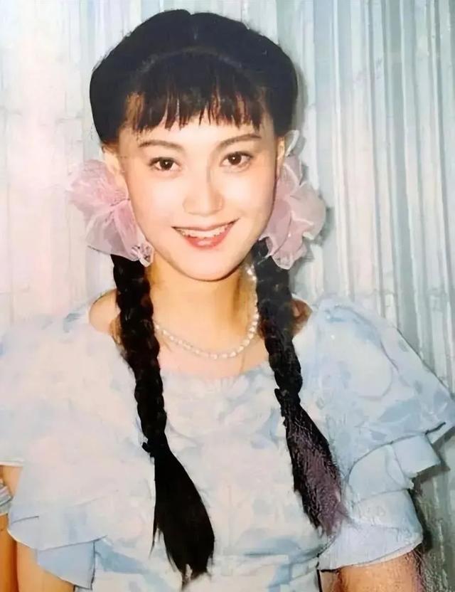 何赛飞|15位内地老牌女星现状,何赛飞头发浓密,林芳兵皮肤光滑