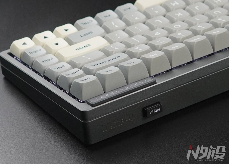 雷神|雷神VIC84三模机械键盘拆解评测