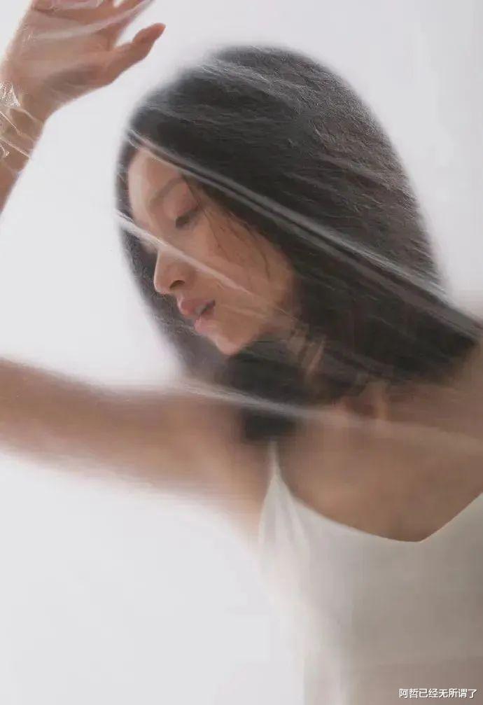 朱亚文|恭喜!朱亚文突然晒出爱妻照片,女儿都生了俩?