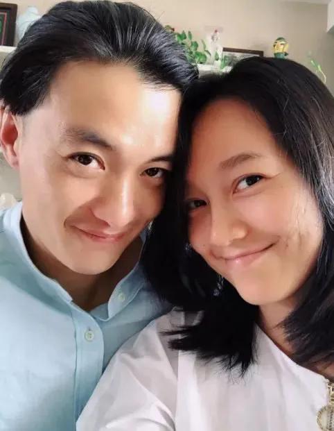 朱丹|朱丹带俩孩子回老家感受年味,画面温馨惬意,5岁女儿清秀甜美