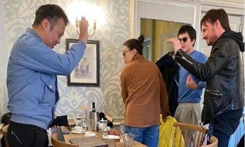 马思纯|网友英国偶遇马思纯张哲轩 金马影后被曝怀孕海外待产