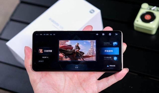 小米科技|买手机别抠抠索索！目前口碑最好的3款手机，用五年也不卡顿