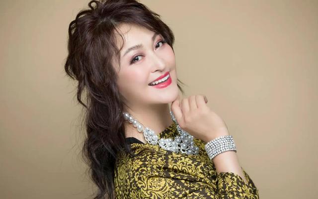 王璐瑶|王璐瑶：不顾劝阻嫁离异富商，怀孕也要工作，如今她还好吗？