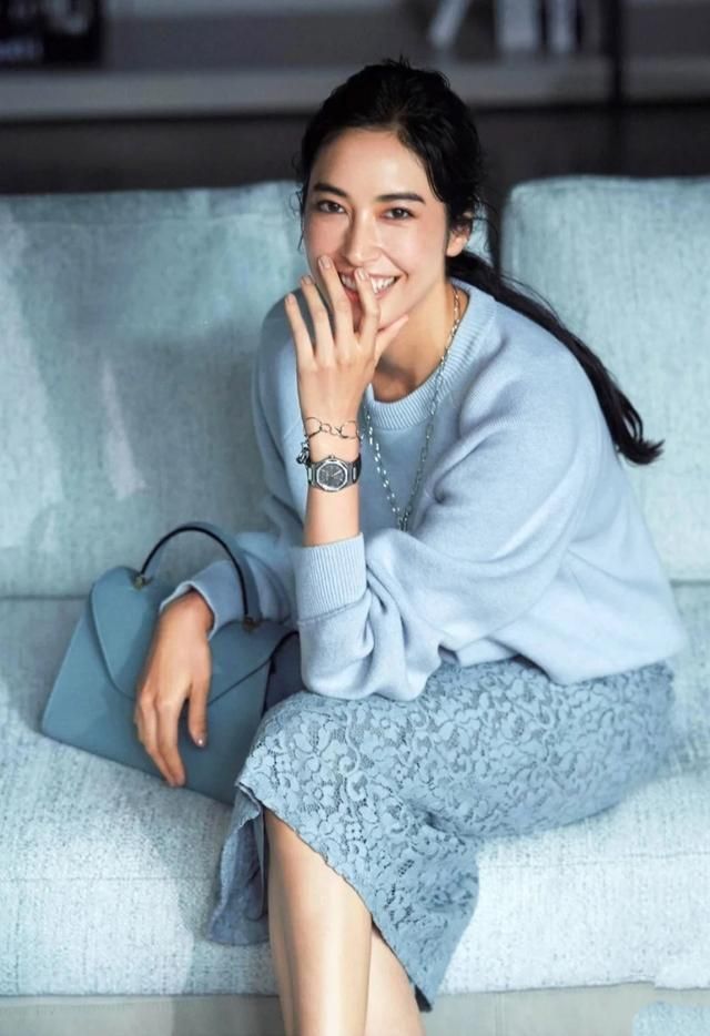 穿衣搭配 看一个女人是不是真的“贵气”，关键在这4点，并不是有钱就行