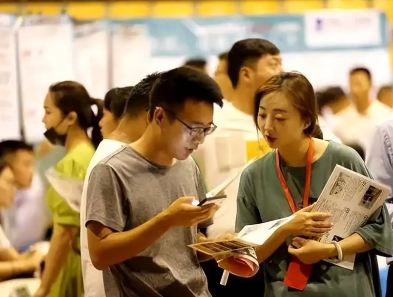 招聘|中国烟草再次公开招聘，应往届生均可报名，不过既是机遇也是挑战