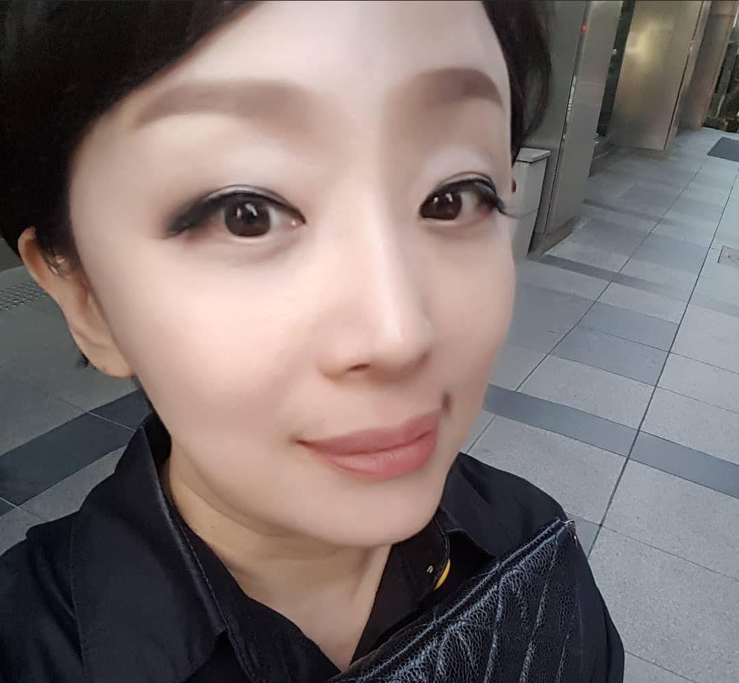 男团|韩圈再爆丑闻,男团成员飙泪控诉公司女高层,被摸大腿言语威胁