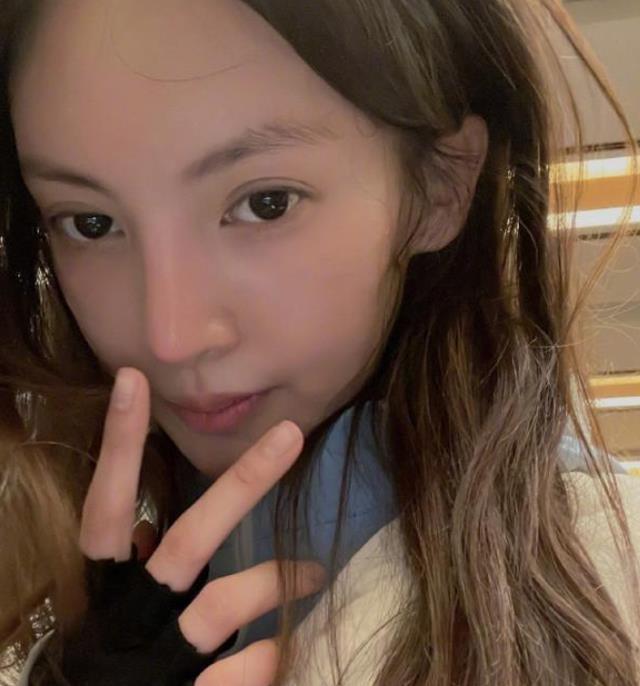 魏无羡|金晨晒出练舞照,大秀纤细美腿,腹肌引人注意