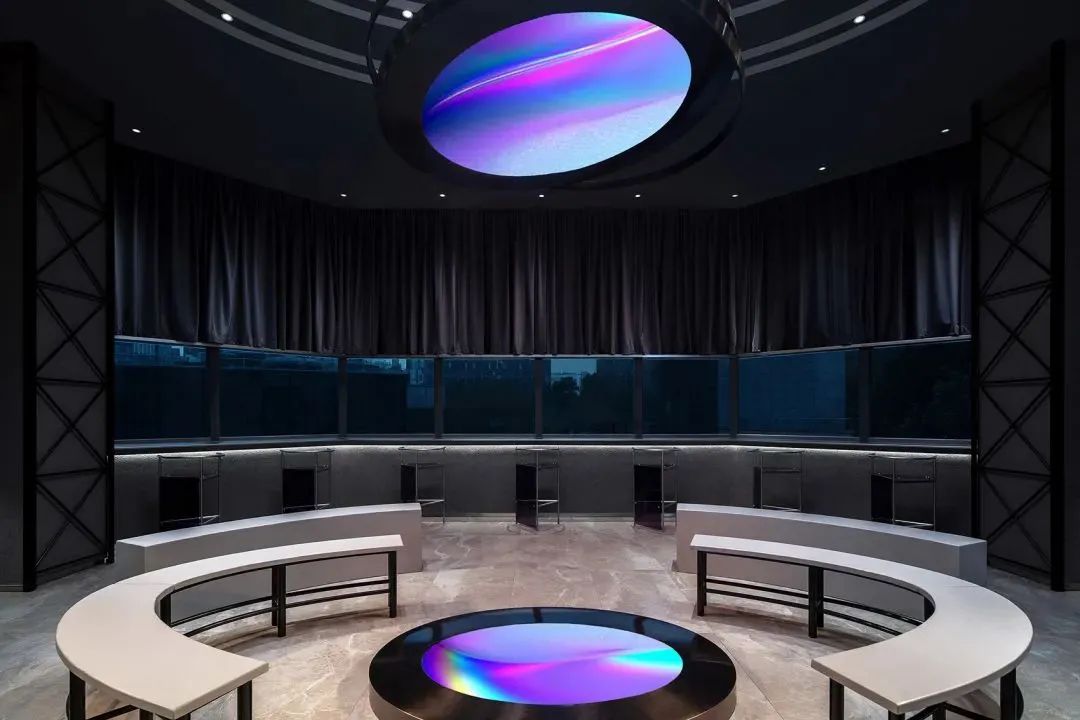 喜茶灵感又来了,玩起了小剧场?设计入味了!