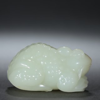 和田玉籽料|回流-和田玉籽料子母蛙摆件