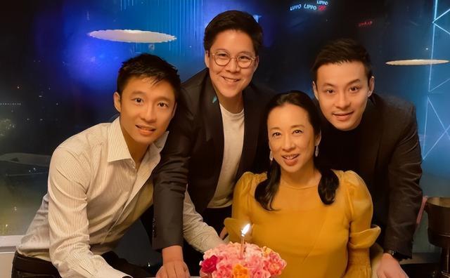 朱玲玲|朱玲玲再婚嫁给罗康瑞，备受老公的宠爱，为何没有生孩子