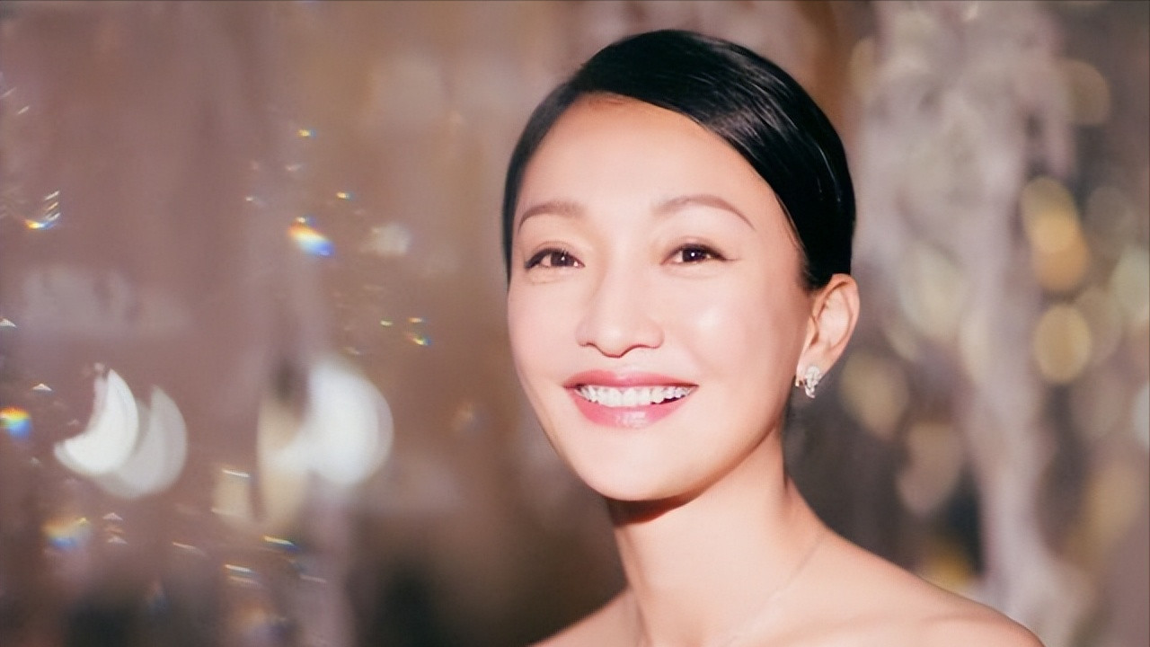 周迅|周迅：我一生为爱潇洒，坦荡面对变老，婚变后与小13岁的男友相爱