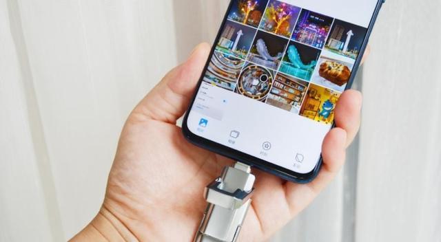 ssd|U盘怎么选?四款固态U盘(USSD)盘点,5秒传输一部电影